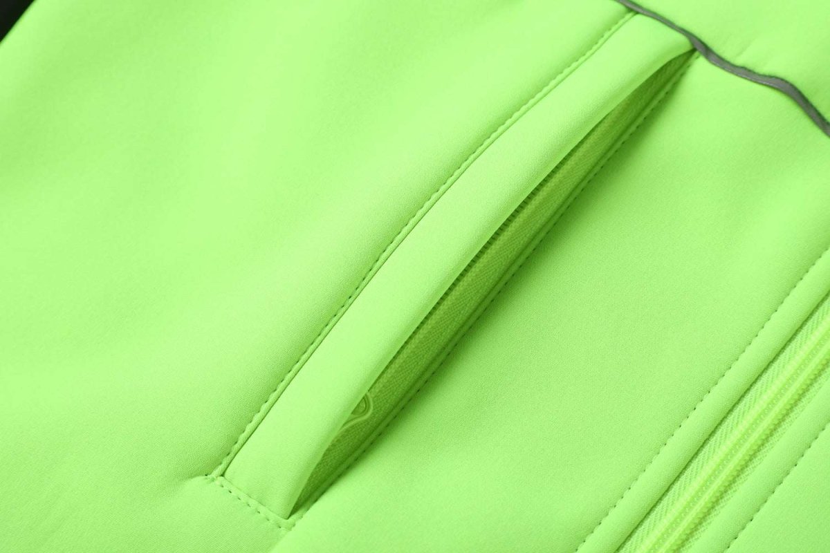 panel-work softshell jacket hem detail close-up – Big Bee Workwear