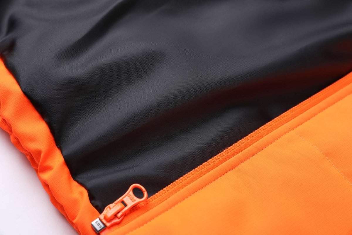 ladies strike puffer vest fabric texture close-up – ISUSI