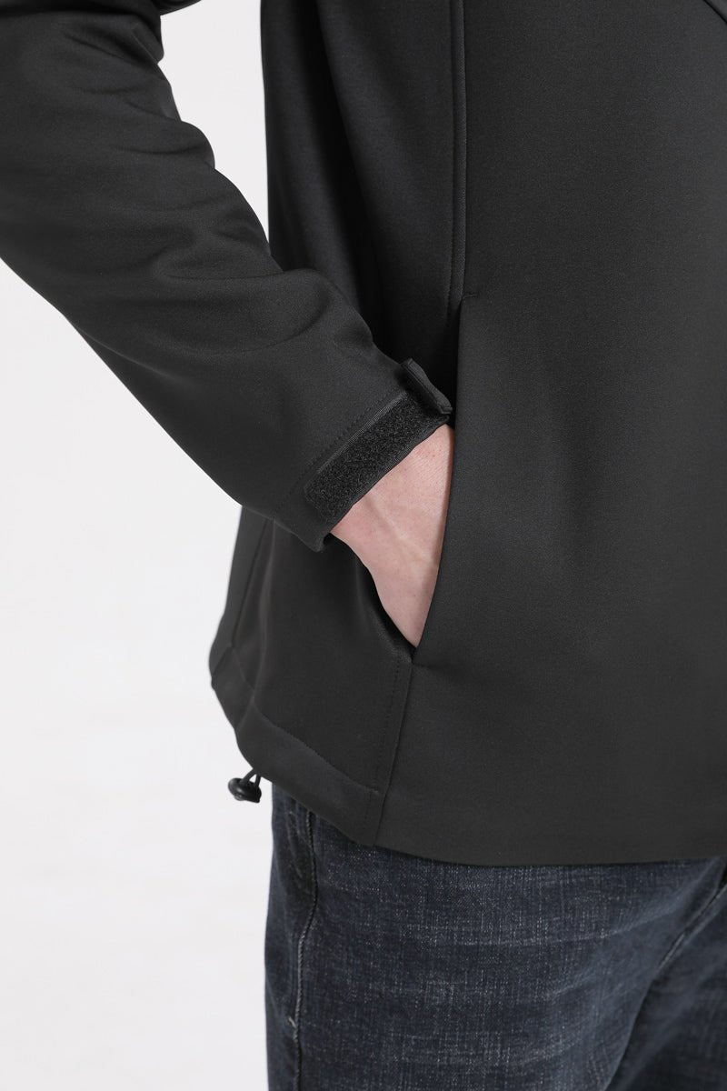 "core softshell jacket sleeve detail close-up – ISUSI"