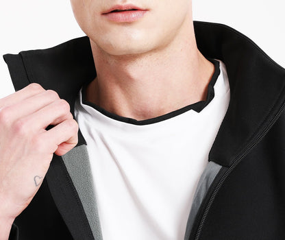 "core softshell jacket collar detail close-up – ISUSI"
