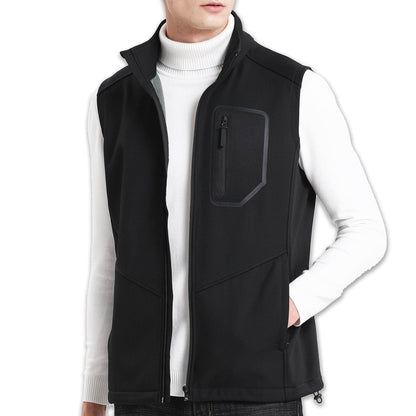 "i.t. softshell vest in black, model front – ISUSI"