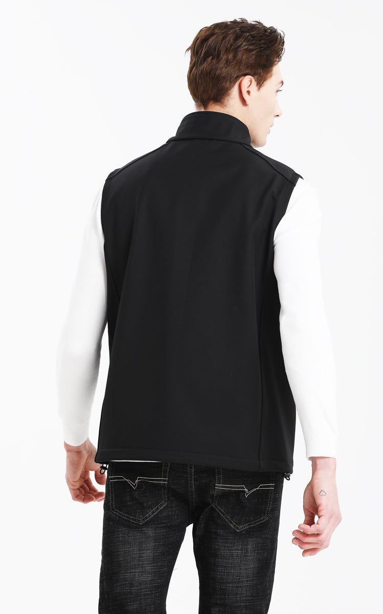 "i.t. softshell vest in black, model back – ISUSI"