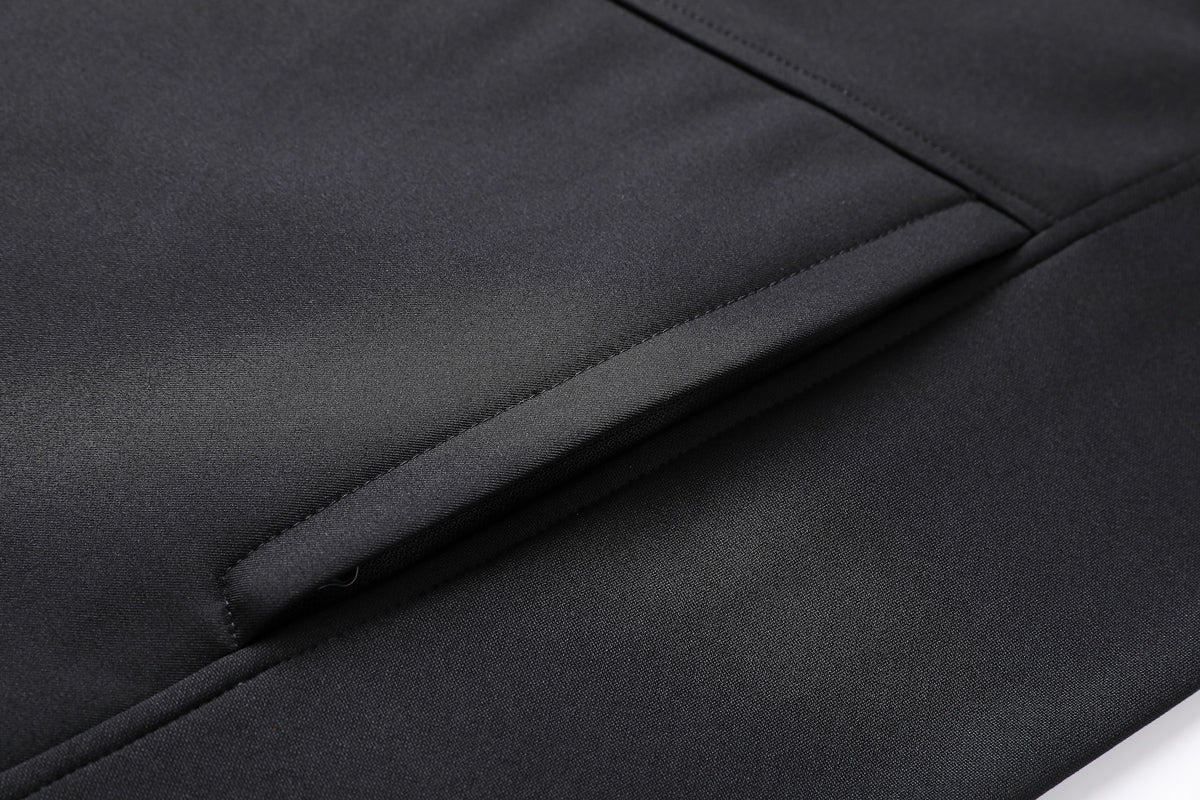 "i.t. softshell vest pocket detail close-up – ISUSI"