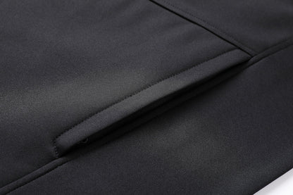 "i.t. softshell vest pocket detail close-up – ISUSI"