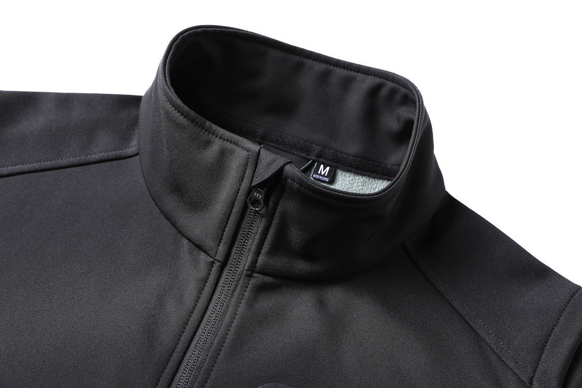 "i.t. softshell vest collar detail close-up – ISUSI"