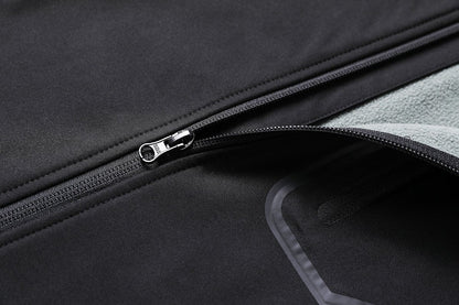 "i.t. softshell vest zipper detail close-up – ISUSI"