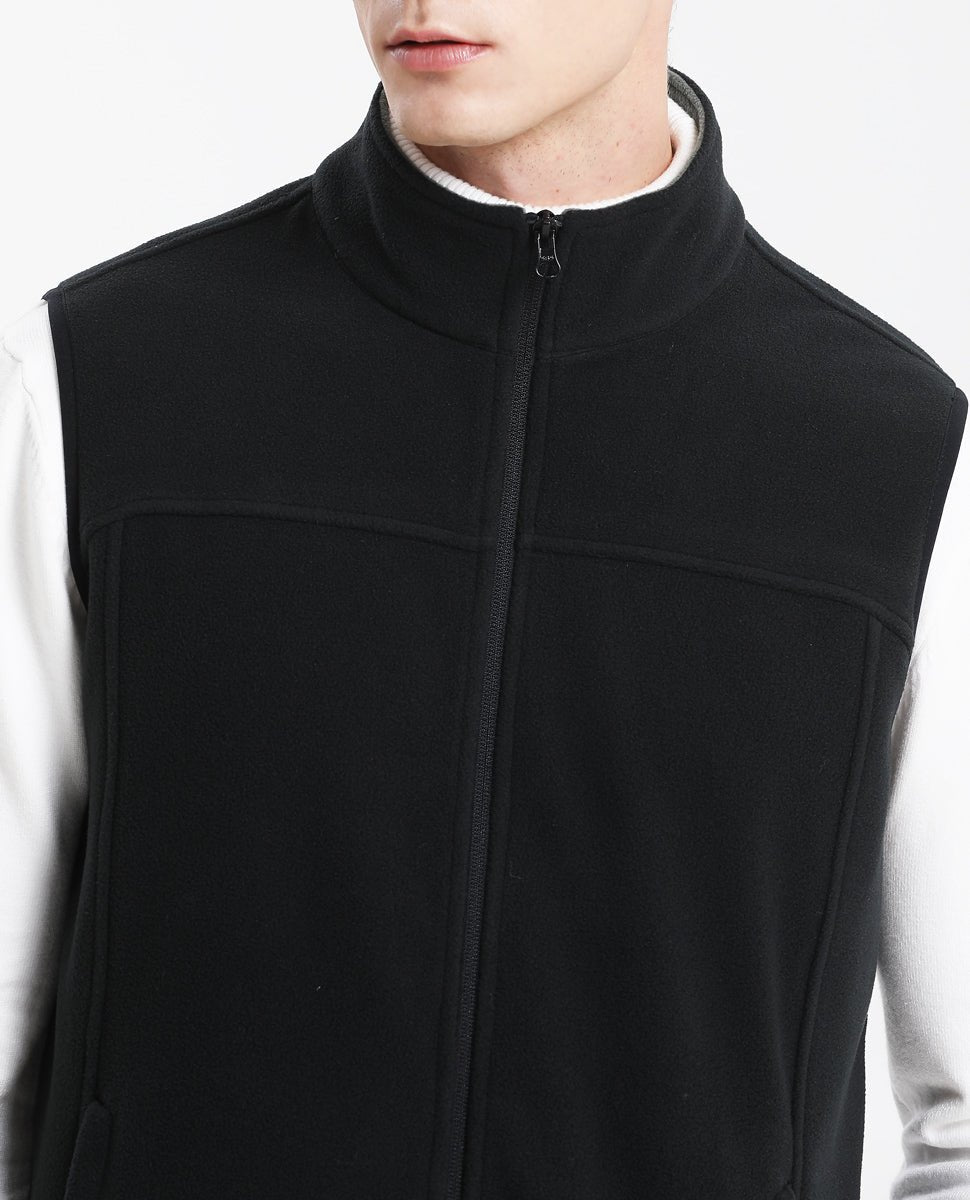 "easy fleece vest in black, model side – ISUSI"