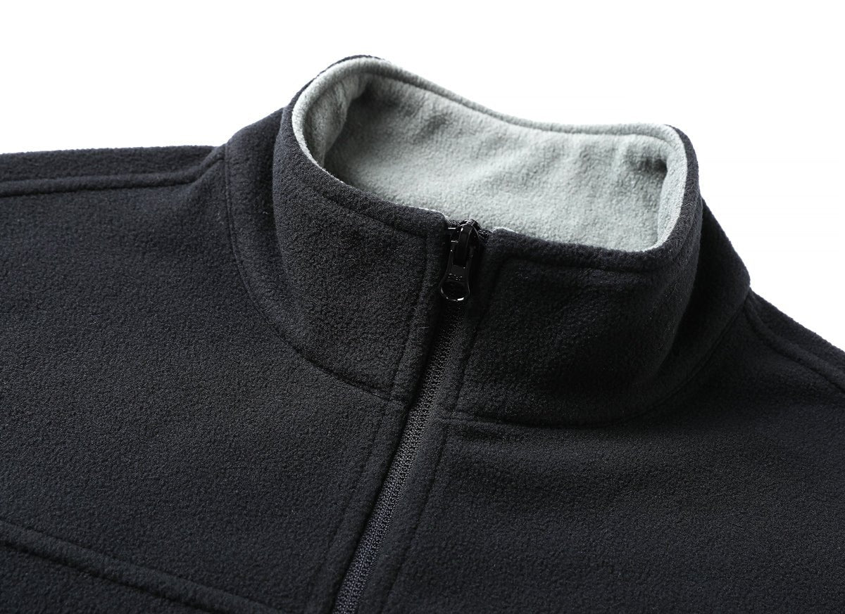 "easy fleece vest collar detail close-up – ISUSI"