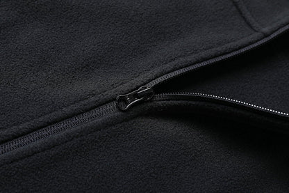 "easy fleece vest zipper detail close-up – ISUSI"