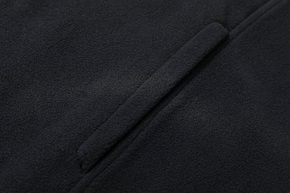 "easy fleece vest pocket detail close-up – ISUSI"