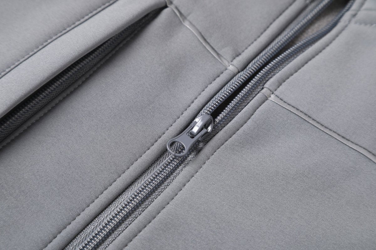 "panel softshell jacket zipper detail close-up – Big Bee Workwear"