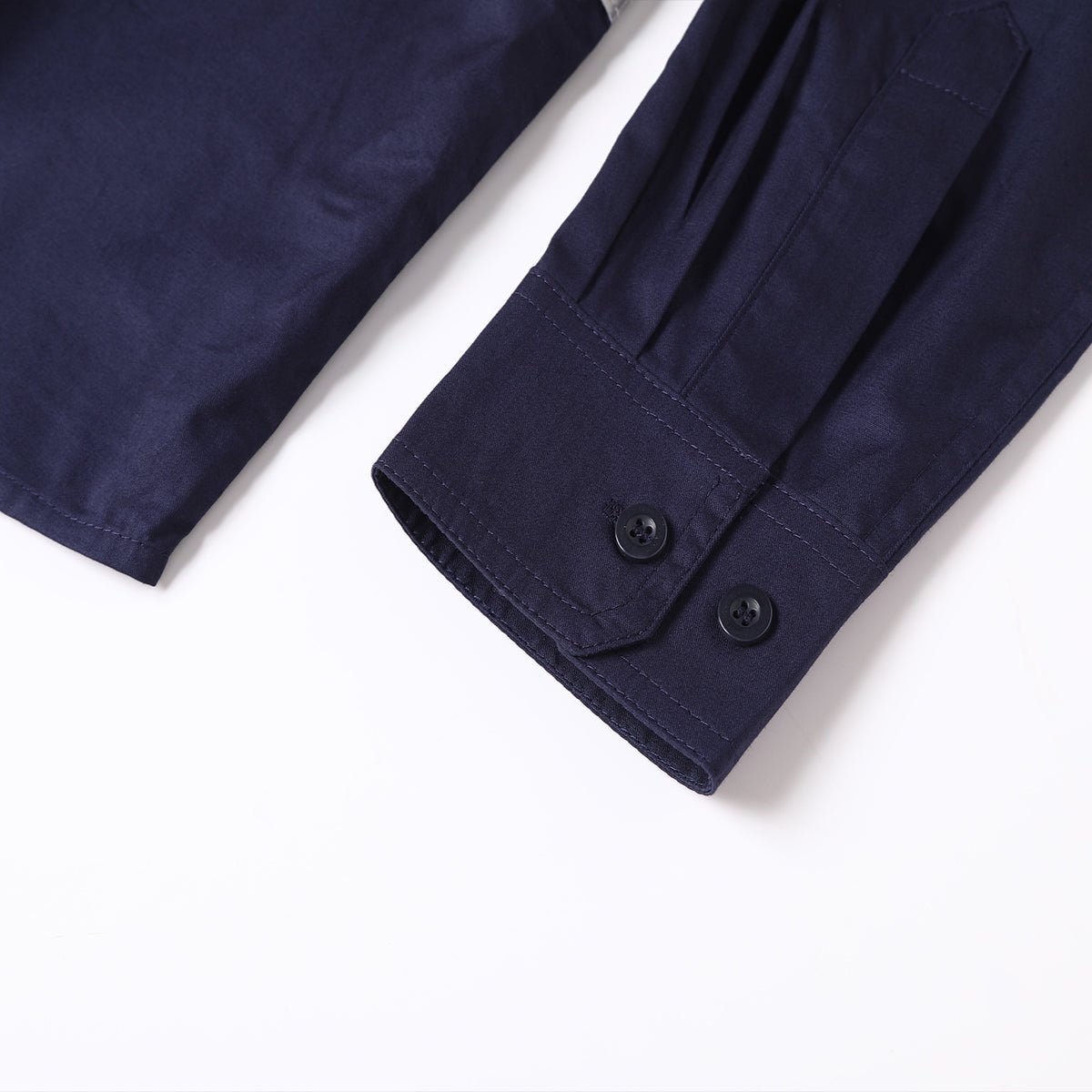 "Women’s Closed Front Lightweight Cotton Work shirt, Long Sleeve, sleeve detail close-up – Big Bee Workwear"