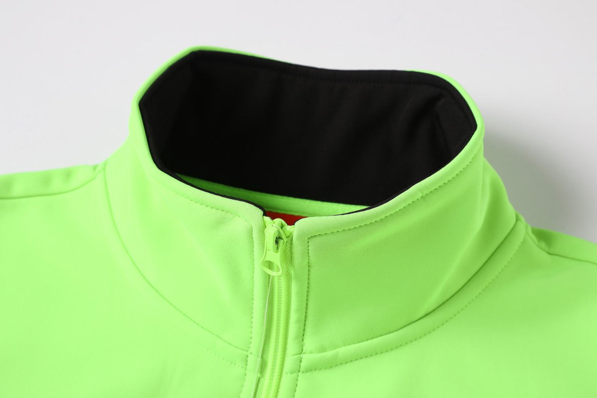 "panel-work softshell jacket collar detail close-up – Big Bee Workwear"