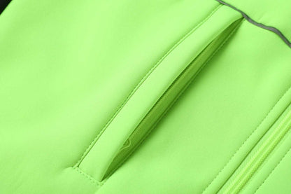 panel-work softshell jacket hem detail close-up – Big Bee Workwear
