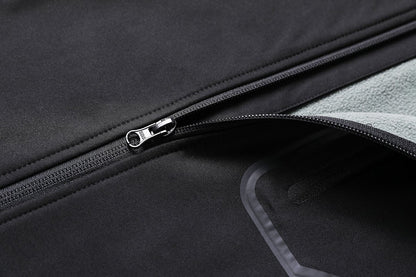 i.t. softshell vest zipper detail close-up – ISUSI